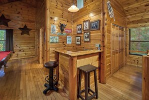 Game room - Game Room | Sleeps 12 | Hot tub (Gatlinburg)