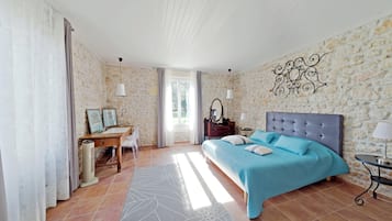 6 Schlafzimmer, BĂŒgeleisen/BĂŒgelbrett, Internetzugang