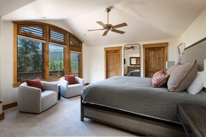 5 slaapkamers, een strijkplank/strijkijzer, wifi, beddengoed