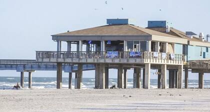 Inselrückzug! Gemütliche Wohnung im ersten Stock - 1 Block vom Whitecap Beach, Schlafmöglichkeiten für 4