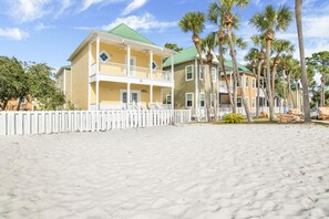 Exterior - Lagoon Poolside Condo Just a Stone's Throw from White Beaches: Caribe Corner (Pensacola)