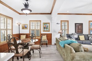 TV, DVD player, stereo - Lagoon Poolside Condo Just a Stone's Throw from White Beaches: Caribe Corner (Pensacola)