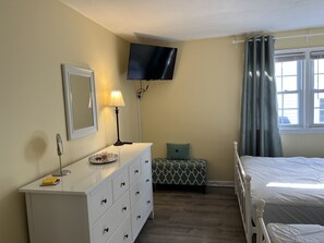 1 habitación, tabla de planchar con plancha y wifi gratis 