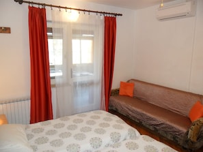 1 bedroom, iron/ironing board, free WiFi, bed sheets