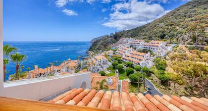 H1784: Updated Hamilton Cove Villa, 1840 sqft, Sweeping Views, Golf Cart,9 Steps