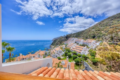 H1784: Updated Hamilton Cove Villa, 1840 sqft, Sweeping Views, Golf Cart,9 Steps