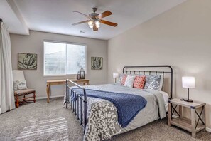 3 bedrooms, WiFi (free), bed sheets - Las Palmas Resort #1708 | All-Inclusive Amenities (Saint George)