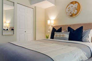 2 bedrooms, iron/ironing board, free WiFi, bed sheets