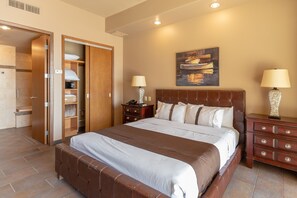 2 bedrooms, in-room safe, iron/ironing board, free WiFi