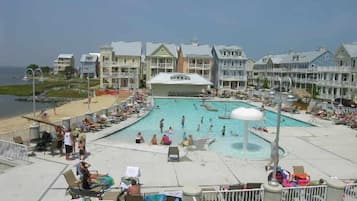 Piscine couverte, piscine extérieure