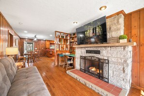 TV connectée, cheminée