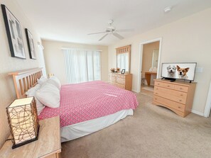 4 makuuhuonetta, silitysrauta/-lauta, ilmainen Wi-Fi, vuodevaatteet