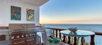H249: Gorgeous Villa,NO STEPS,Panoramic Ocean Views,Private Balcony, 6-Seat Cart