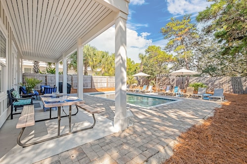 Beautiful 7 Bedoom Beach Home with Private Pool