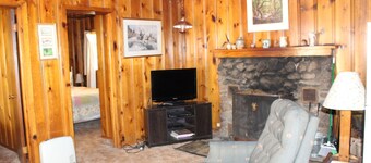 Maple Cozy Rustic Cabin In The Pines
