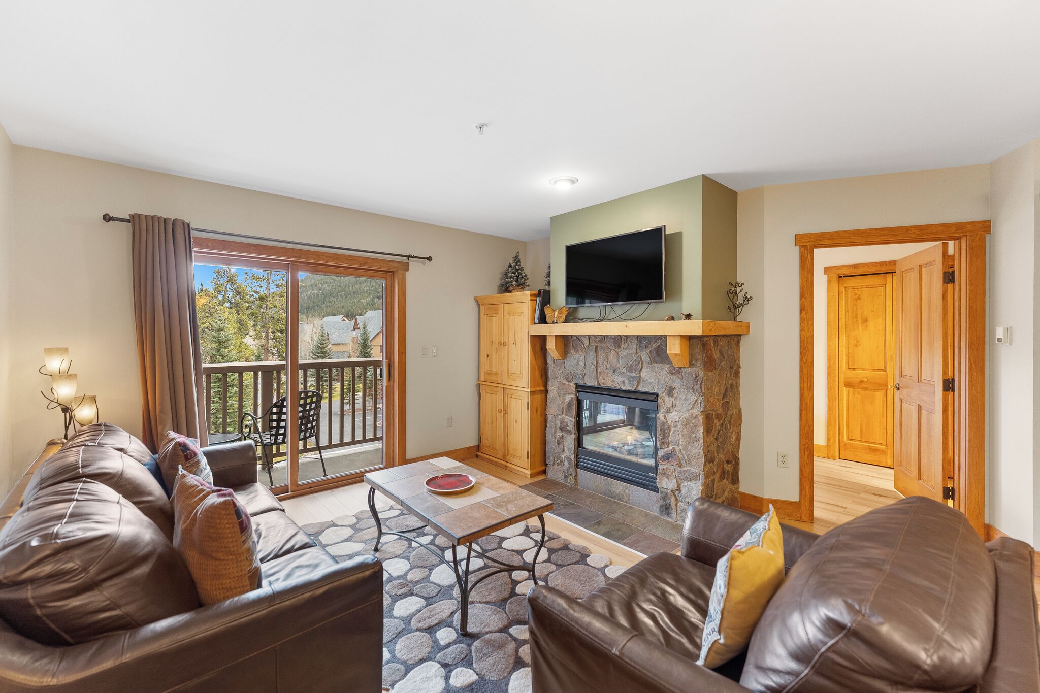 TV, fireplace, DVD player