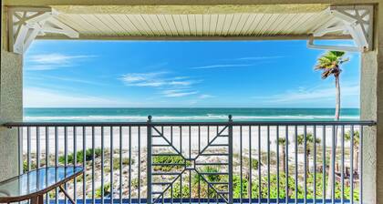 Elegant Beachfront Condo w/pool! Walking distance to many restaurants and shops