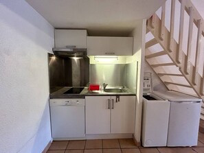 Refrigerador, microondas, horno y lavavajillas 