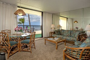 TV, DVD player - Sugar Beach Resort: Beautiful Ocean Front Views from this 1 Br Condo (Kihei)