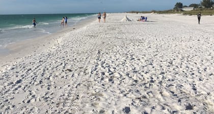 Castaway Cottage + Beach + Heated Private Pool & Spa + GOLF CART INCLUDED!