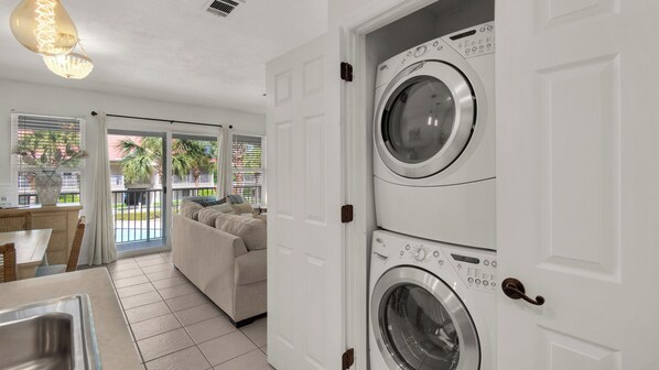 Interior - Pet Friendly, 1BR, Modern & Updates, Sleeps 5 + Free Attraction Tickets! (Santa Rosa Beach)