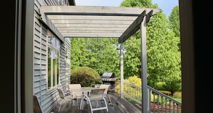 Spacious Modern farmhouse near CHO airport, weddings, wineries, national park!