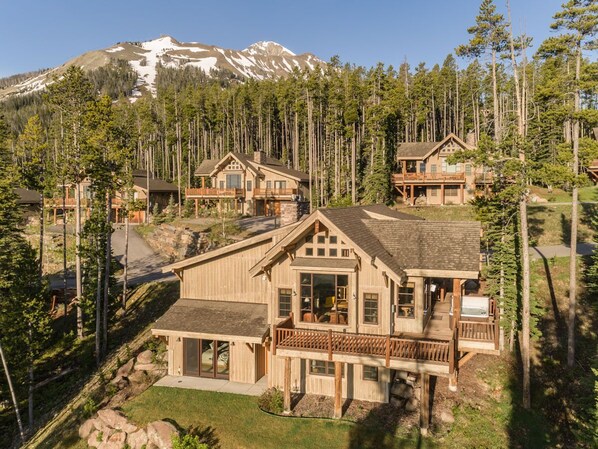 Exterior - Cowboy-Chic, Ski-In/Ski-Out Home with Mountain Views! (Big Sky)