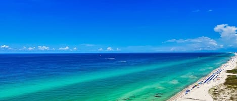 Na praia