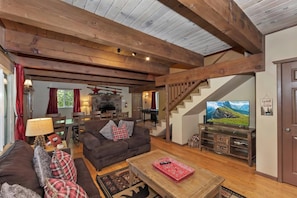 Flat-screen TV, fireplace, DVD player, foosball