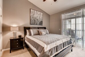 3 slaapkamers, een strijkplank/strijkijzer, wifi, beddengoed