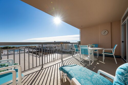 Beautiful one bedroom oceanfront condo with stunning ocean views and a pool!