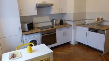Fridge, microwave, oven, dishwasher