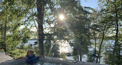 Six bedroom, Five 1/2 bath private home on LAKE VERMILION with resort amenities