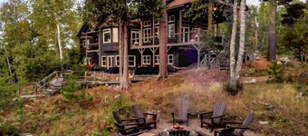 Six bedroom, Five 1/2 bath private home on LAKE VERMILION with resort amenities 