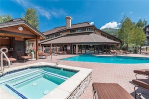 Condo, 1 King Bed with Sofa bed (2110 Timberline Lodge, Trappeur's Cro) | 1 bedroom, iron/ironing board, free WiFi, bed sheets - Tl2110 Perfect Mtn Getway - Private Patio With Great Access to Multiple Pools Winter Specials! (Steamboat Springs)