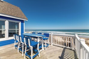Outdoor dining - Ocean Dream - Corolla, Ocean Sands, Pool/Hot Tub/Handicap Friendly/Elevator/Pets OK/Weddings! (Corolla)