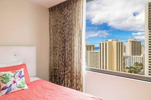 1 habitación, tabla de planchar con plancha, internet y ropa de cama 