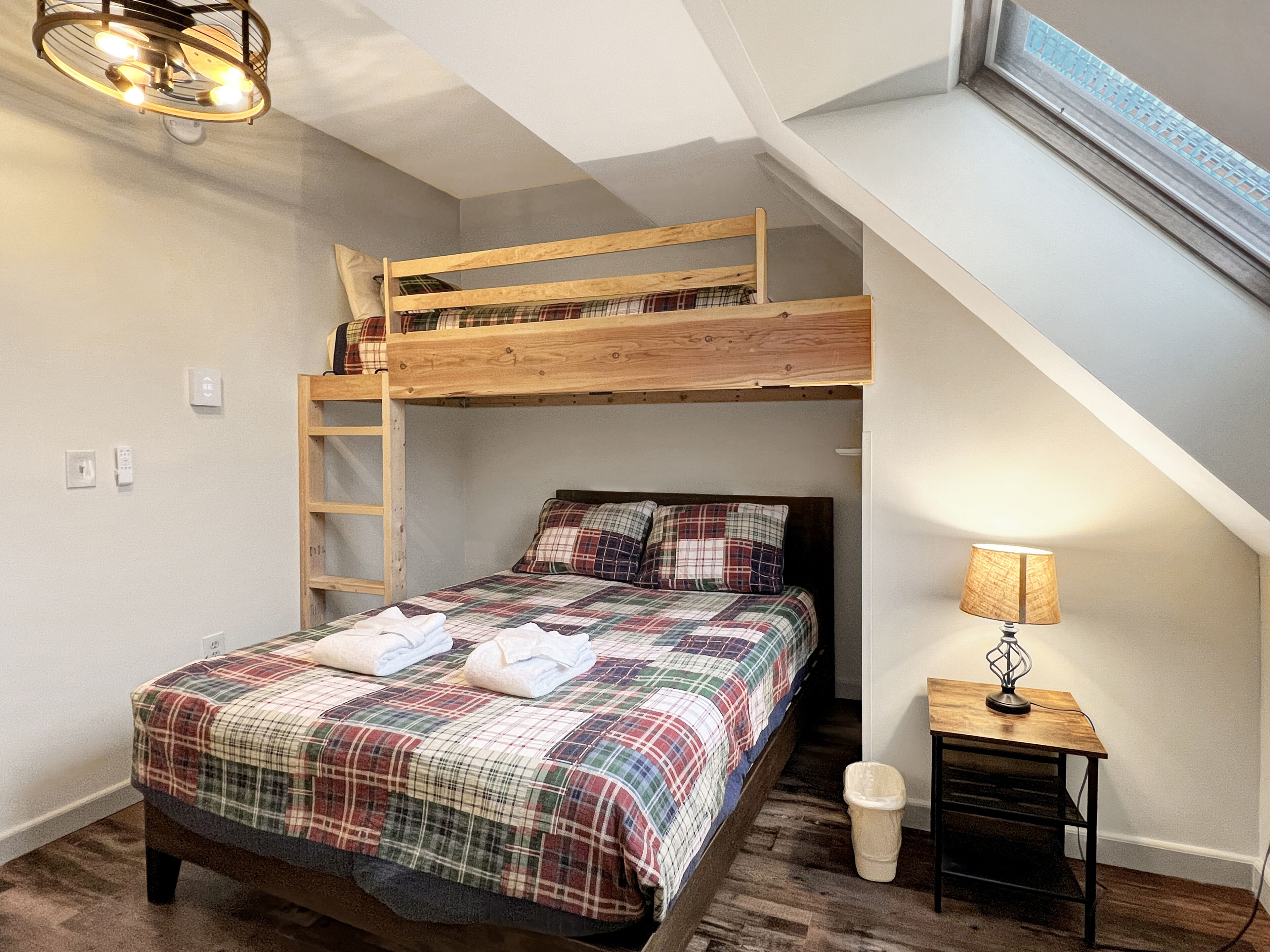 4 Schlafzimmer, kostenloses WLAN, Bettwäsche