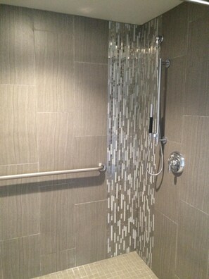 Hair dryer, towels - Modern Loft Condo in Midtown Phoenix W/ Pool! (Phoenix)