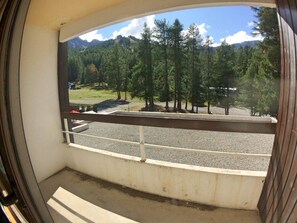 Property grounds - 3-room apartment, 6 beds, Vars Les Claux, pets allowed (Vars)