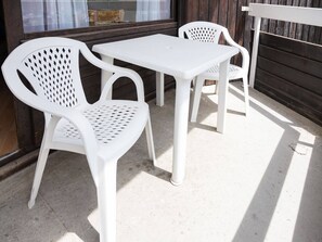 Outdoor dining - Cozy studio, 200m from slopes and shops, with parking in Vars (Vars)