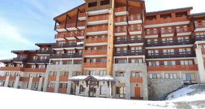 Superbe vue BELLE PLAGNE -depart et retour ski aux pieds. Esprit cocooning