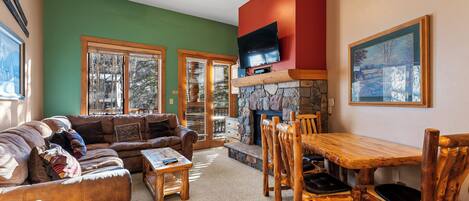 Flat-screen TV, fireplace, DVD player, video library