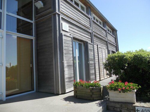 Spacious house in La Hague with pets allowed and parking