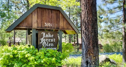 Homey Family Condo with Shared Pool, Hot Tub. Tennis & Lovely Lake Views