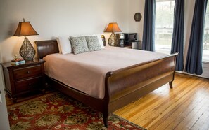 1 bedroom, iron/ironing board, free WiFi, bed sheets - August Ringling Room - Stay in a piece of Sarasota history - Downtown & Beaches (Sarasota)