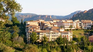 Front view - Homerez - Apartment in Agay + Pool (Agay)
