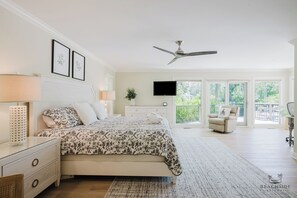 6 sovrum och skrivbord