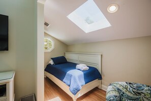 6 soverom og skrivebord