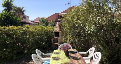 Villa T3 avec Terrasse, Jardin et Parking, Ă 200m de la Plage - 6 couchages, Le BarcarĂšs